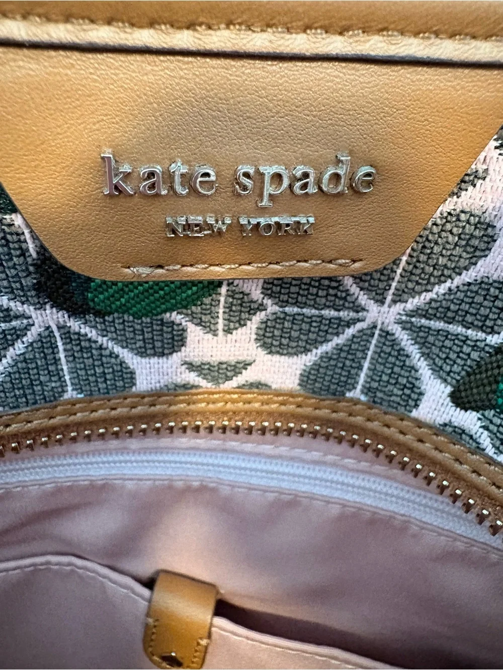 Kate Spade Cherry Spade Travel Tote & Pouch Set NWOT - Picture 4 of 9